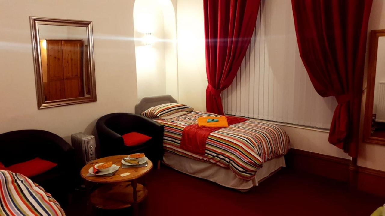 Broomlea Guest House ไดซ์ ภายนอก รูปภาพ